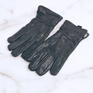 Black leather winter gloves